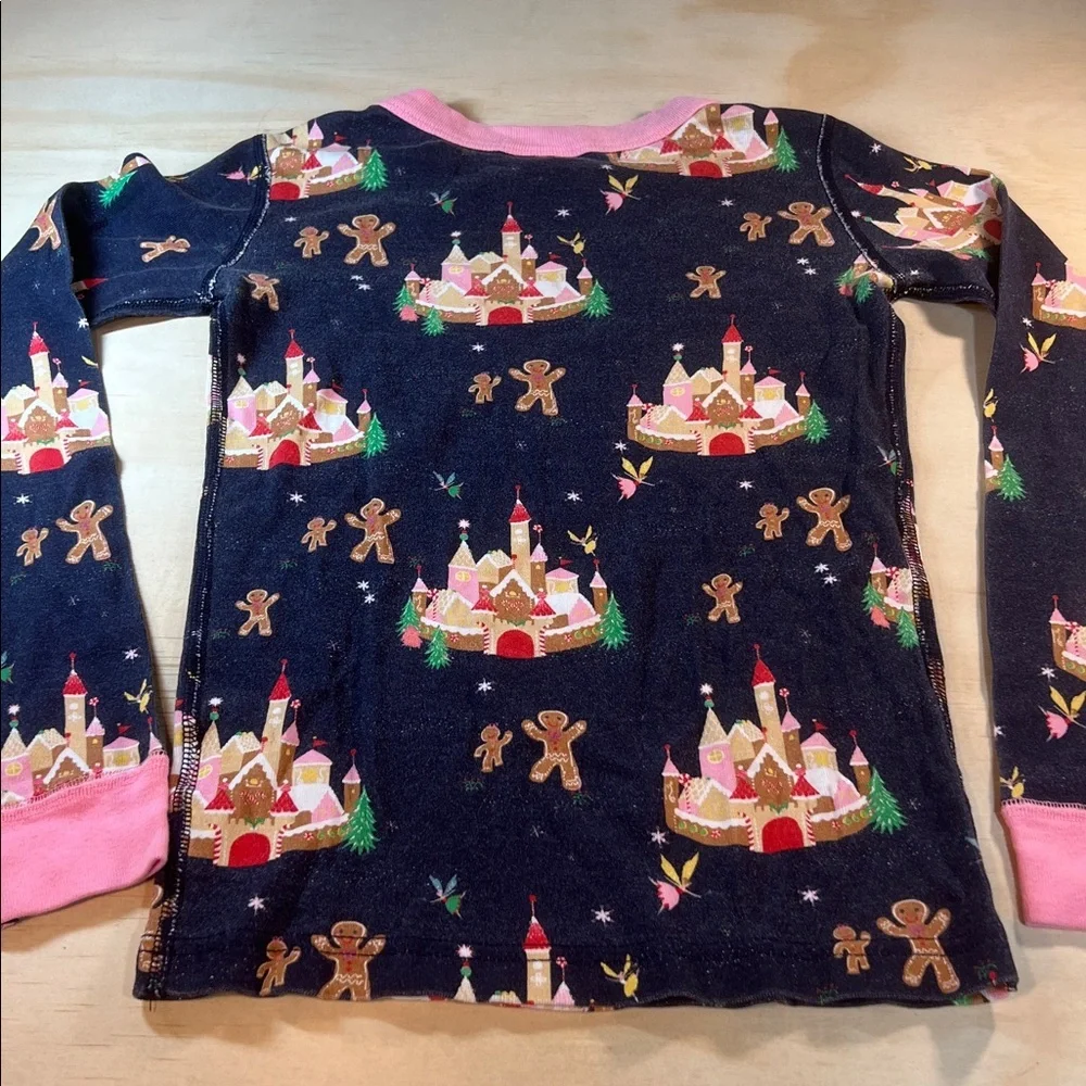 Hanna Andersson Castle and Gingerbread Pajama Set - Blue/Grey and Pink Sz 8